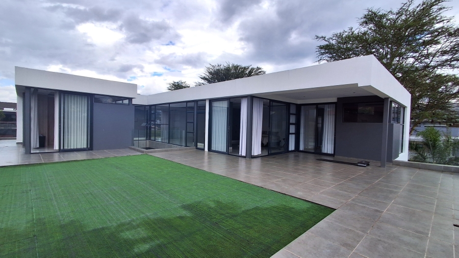 6 Bedroom Property for Sale in The Islands Estates North West